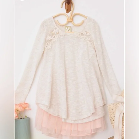 Kiddo by Katie Girls' Cream Lace Detail Long-Sleeve Top - Picture 4 of 6